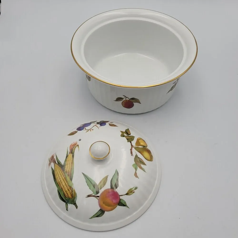 Royal Worcester Lidded Round Casserole 3 Quart Evesham w/Gold 1961 England